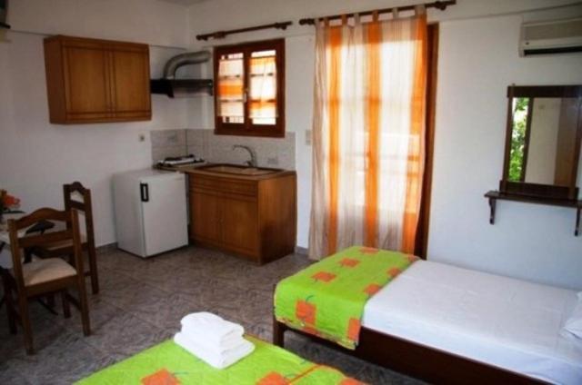 Triantafyllou Maria Rooms Skópelos Rum bild